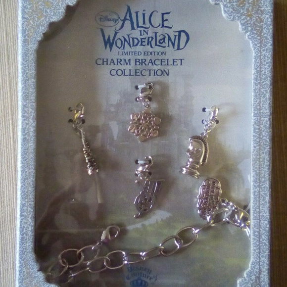 Disney Alice In Wonderland Rose And Cards Bracelets Set One Size
